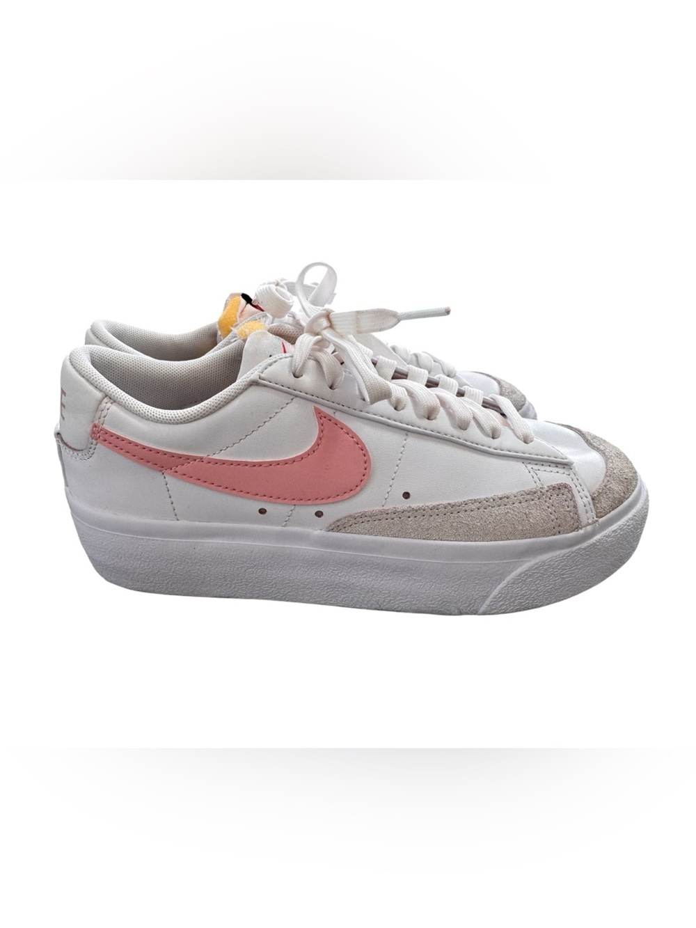 Nike Women's Blazer Low Platform Low-Top Sneaker in White with Pink Swoosh - 6.5 - Picture 5 of 7